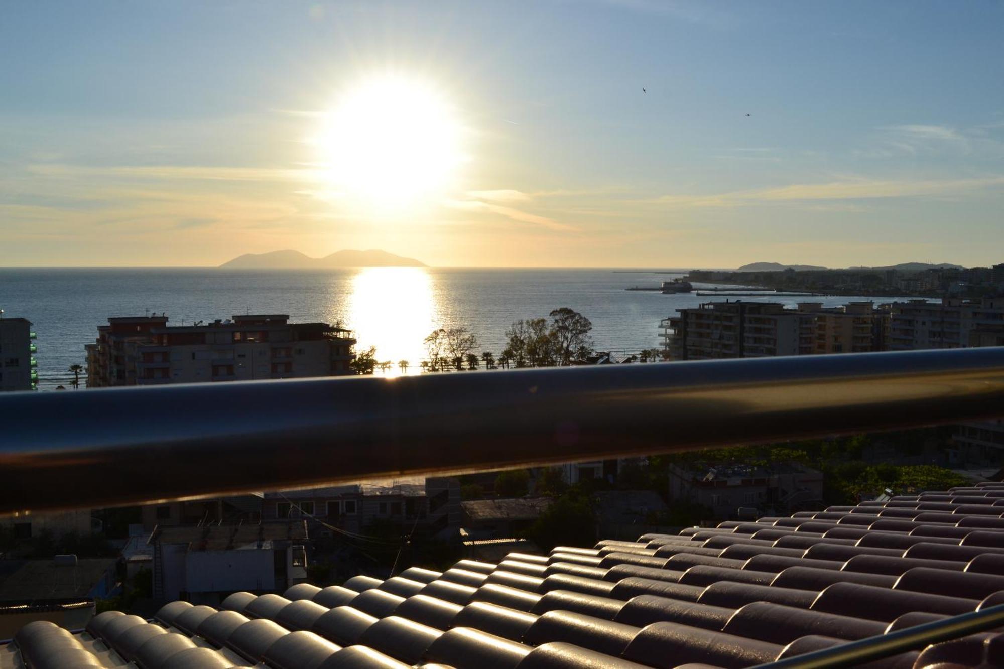 Ferienwohnung Seaview Penthouse Terrace & Garage Vlorë Exterior foto