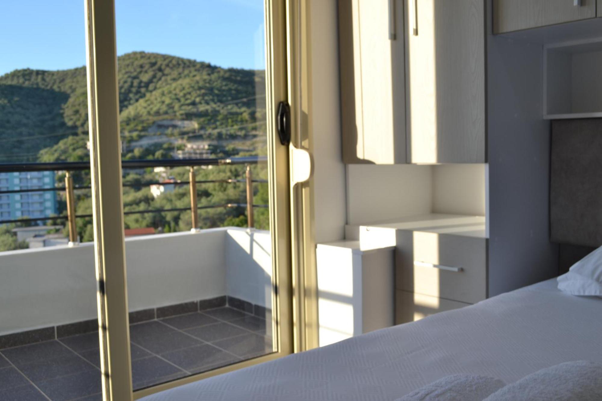 Seaview Penthouse Terrace & Private Garage Vlorë Exterior foto